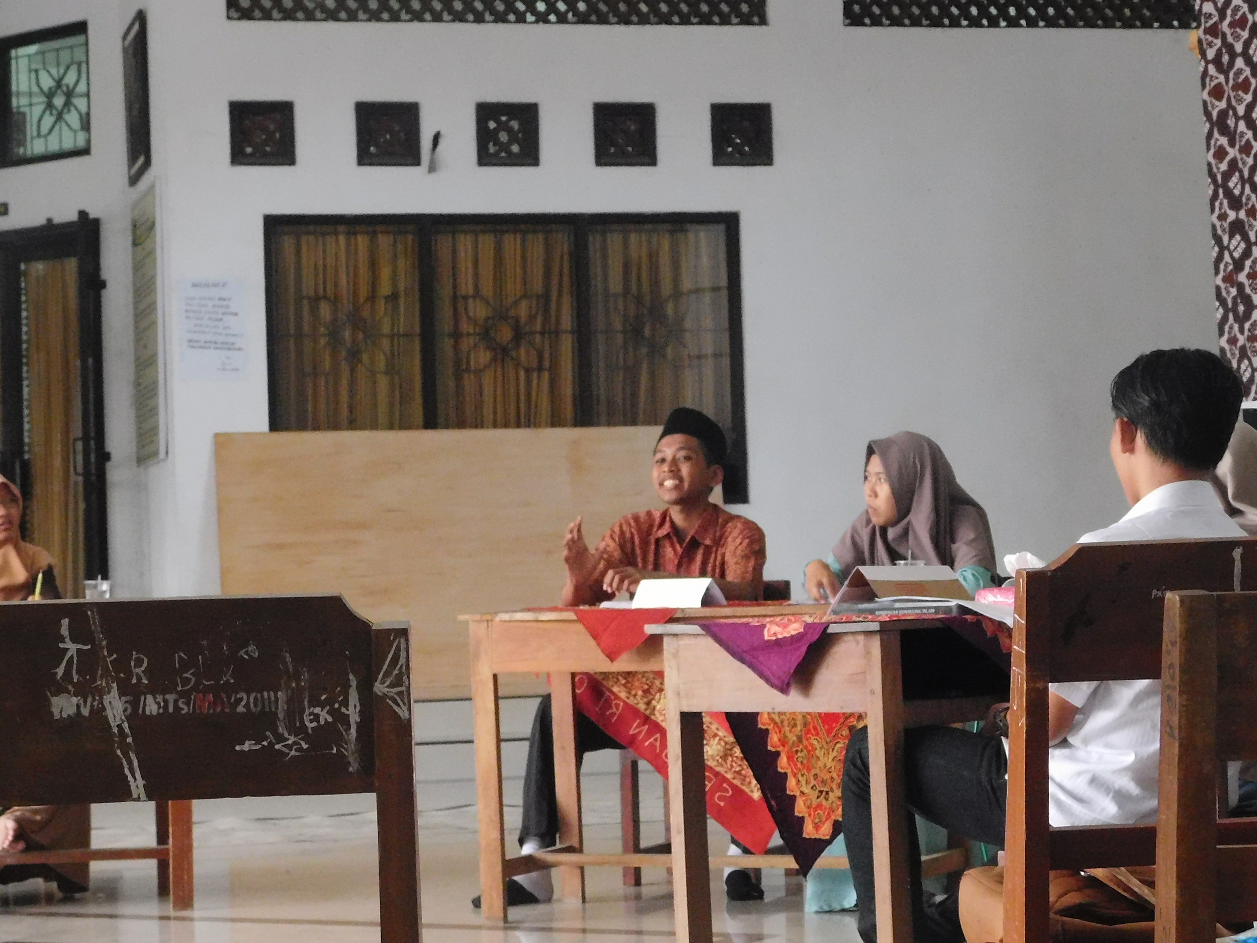 Debat Ilmiah Untuk Memperingati Hari Kartini