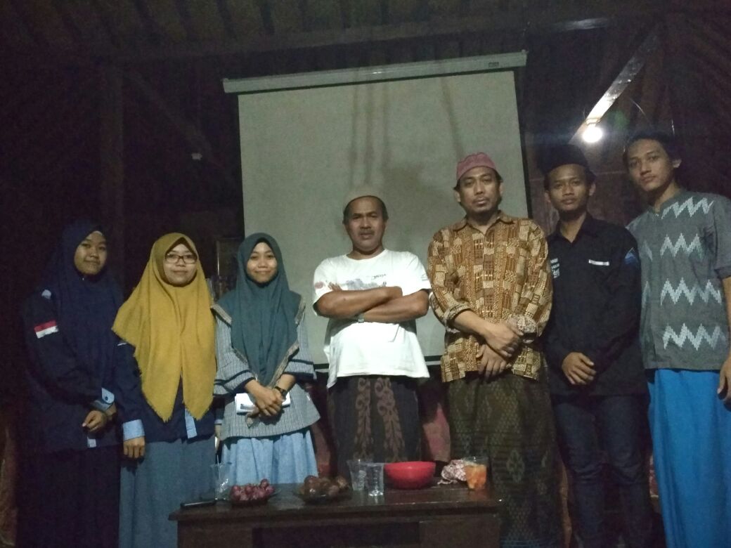 Mahasiswa Delegasi IIQ An Nur Ngabuburit Bersama Aguk Irawan MN dan Kiai Koeswaidi Syafi’i