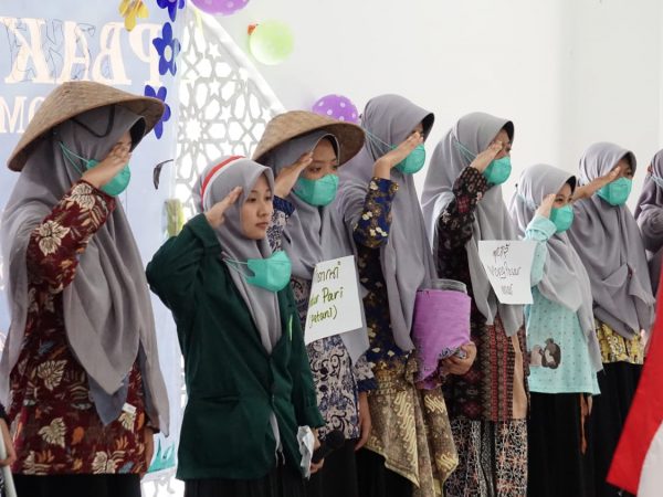 Rangkaian Acara PBAK Mahasiswa Baru IIQ An-Nur Diakhiri dengan Pentas Seni Rangkaian Acara PBAK Mahasiswa Baru IIQ An-Nur Diakhiri dengan Pentas Seni